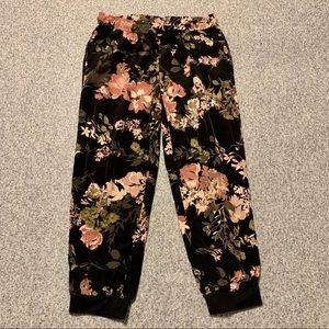 NY&Co Black Floral Capris Joggers Small